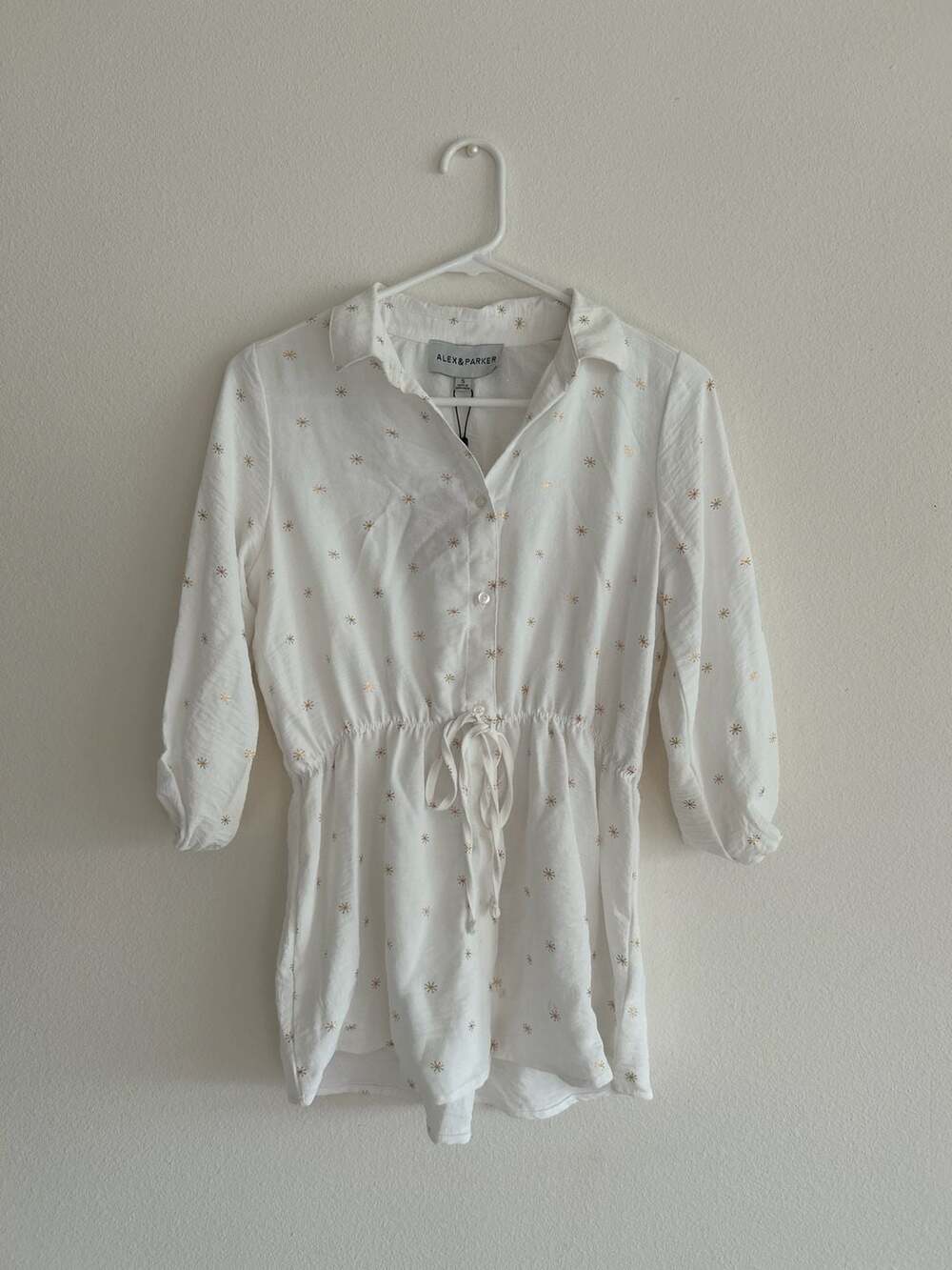 Alex & Parker White Gold Metallic Starburst Drawstring Waist Shirt Dress